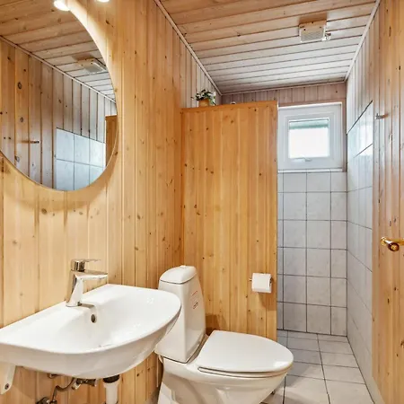 Beautiful 6-person With Near The Perfect For Relaxation Hébergement de vacances *