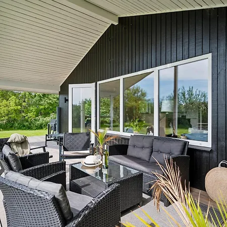 Beautiful 6-person With Near The Perfect For Relaxation